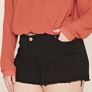 F21+ Black Denim Shorts✨